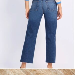 Just Black Denim Classic Straight Jean In Medium Denim. NWT!